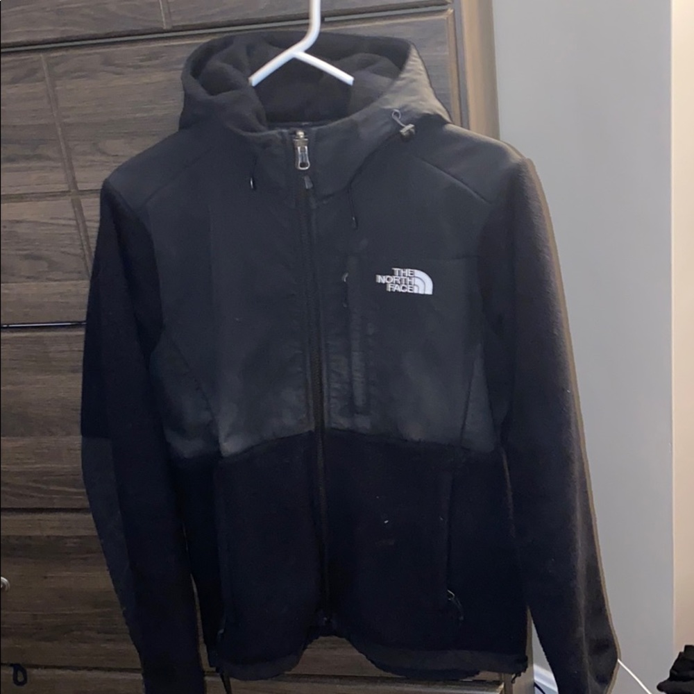 Woman’s small Black NorthFace with hood